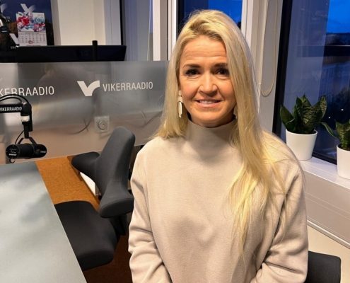 Puudega lapse ema Elis Kaurson Vikerraadio stuudios
