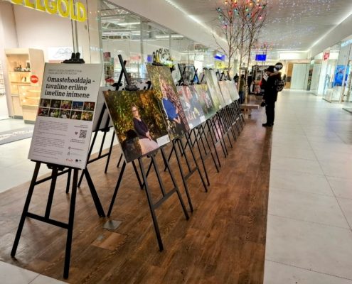 Omastehooldajate näitus Kagukeskuses 2026